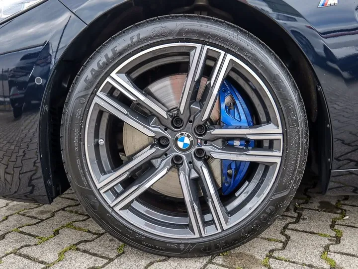 BMW 840