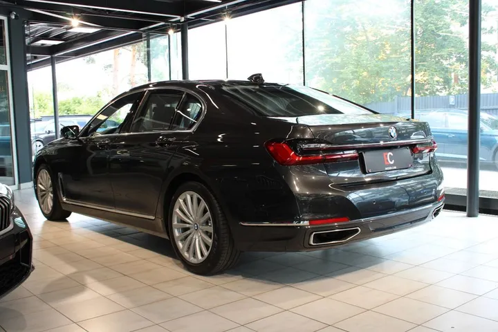 BMW 740