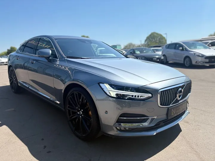 Volvo S90