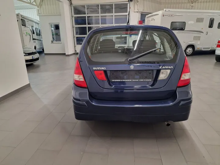 Suzuki Liana