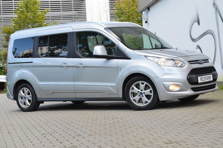 Ford Grand Tourneo