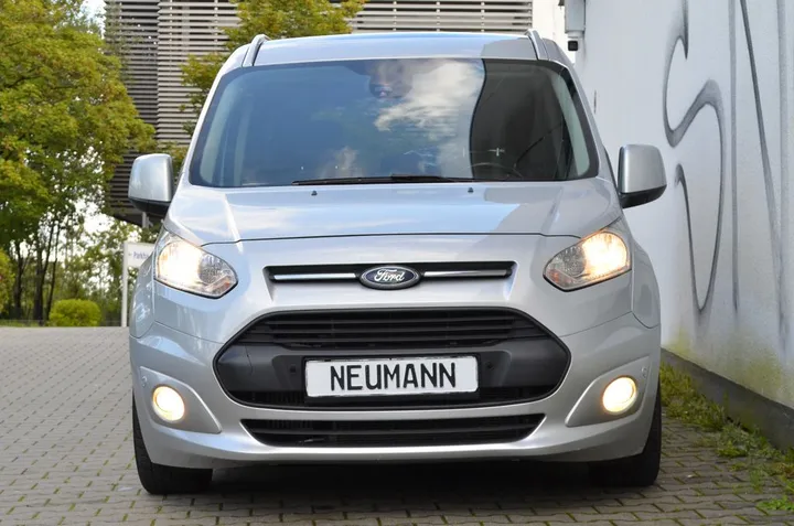 Ford Grand Tourneo