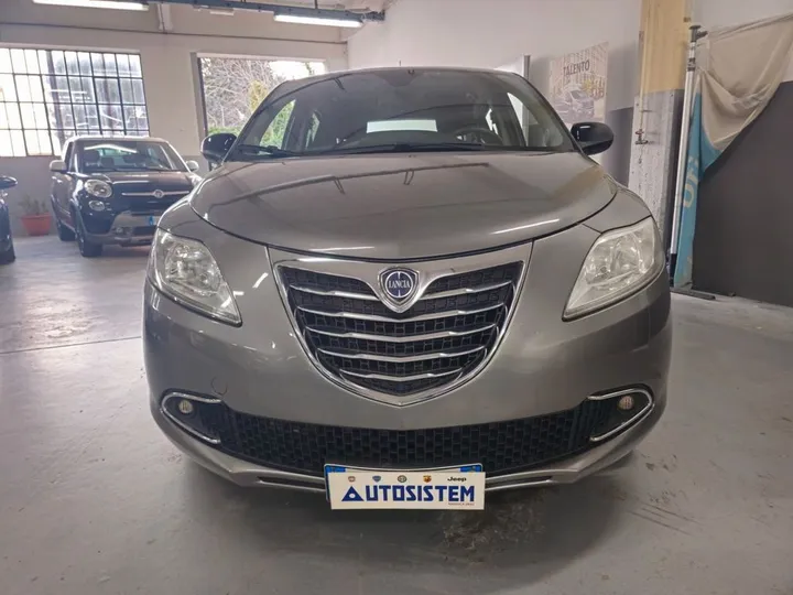 Lancia Ypsilon