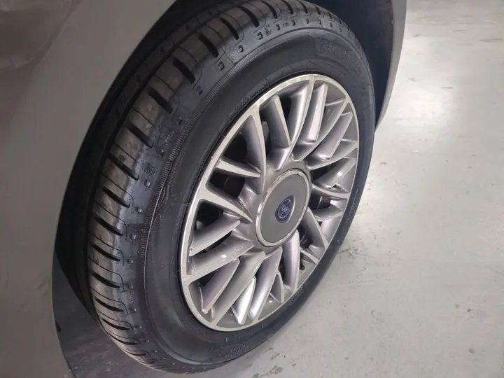 Lancia Ypsilon