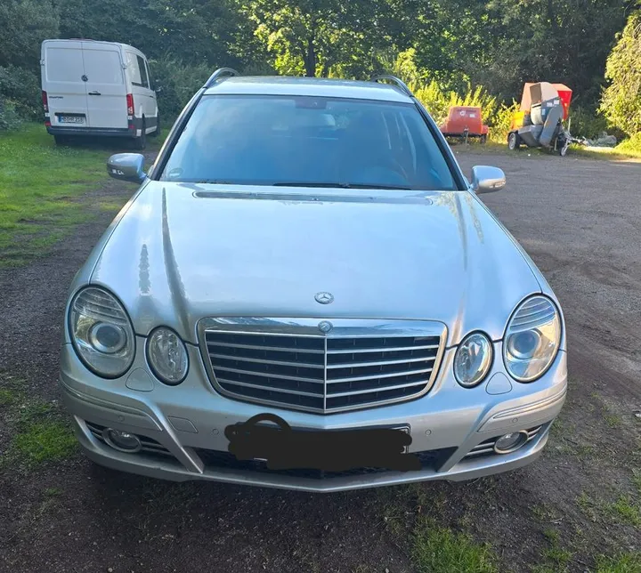 Mercedes-Benz E 320