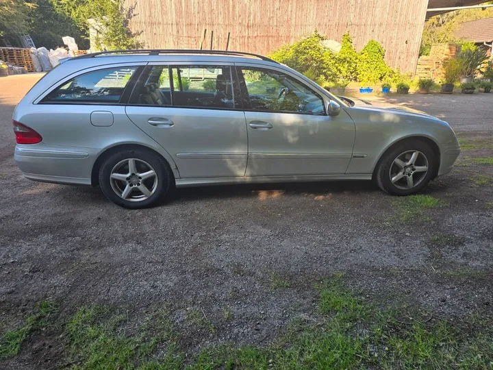 Mercedes-Benz E 320