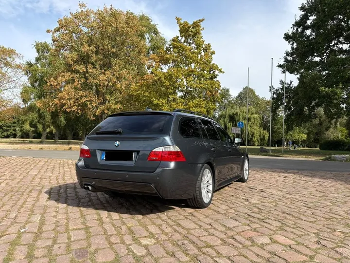 BMW 525