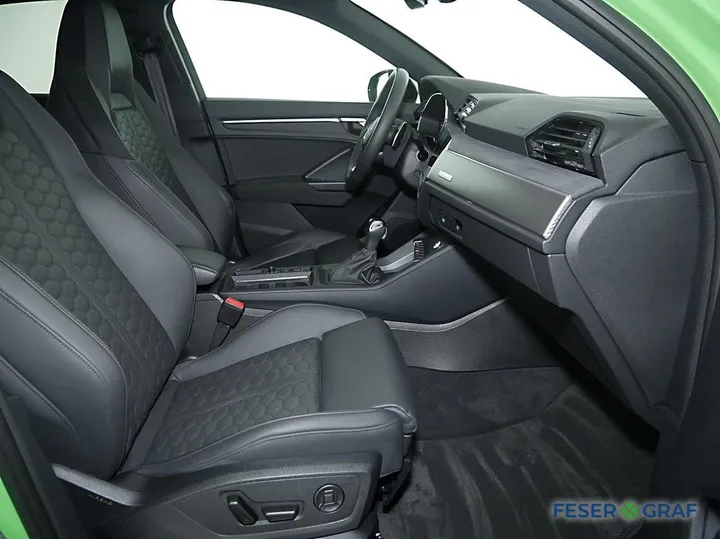 Audi RSQ3