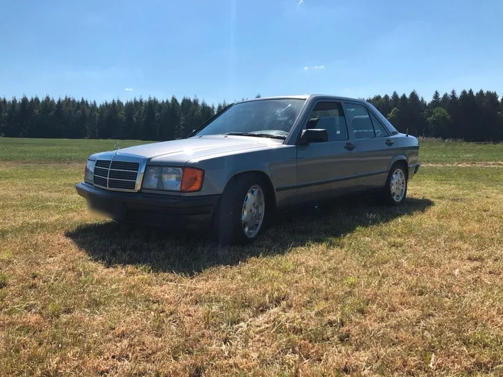 Mercedes-Benz 190