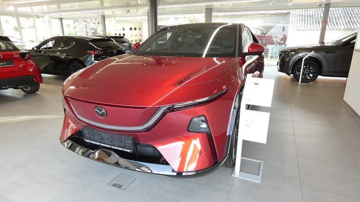 Mazda CX-6e