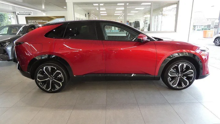 Mazda CX-6e