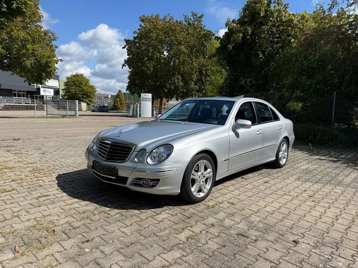 Mercedes-Benz E 230