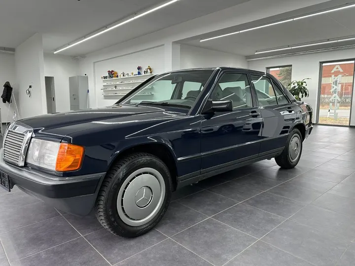 Mercedes-Benz 190