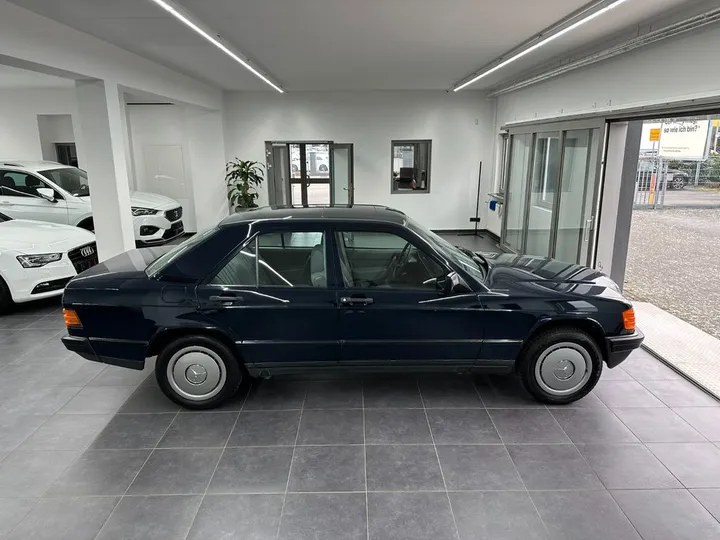 Mercedes-Benz 190