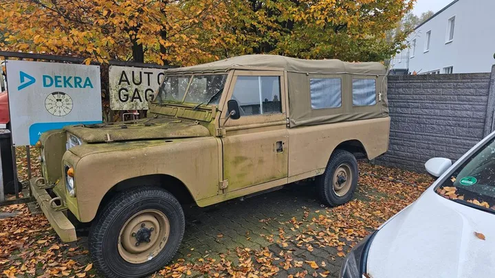 Land Rover Defender