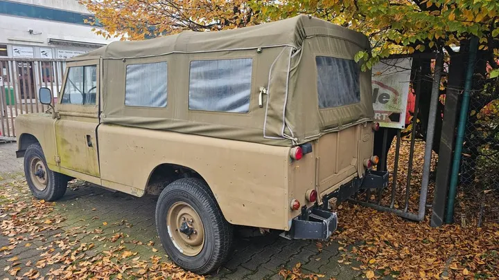 Land Rover Defender