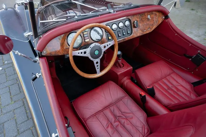 Morgan Plus 8