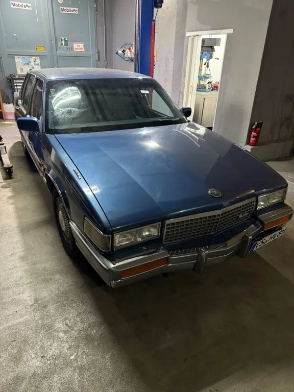 Cadillac Deville