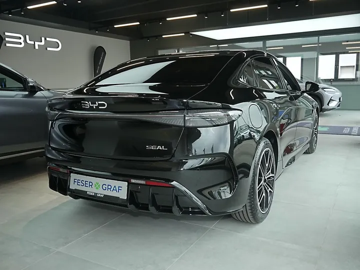 BYD SEAL