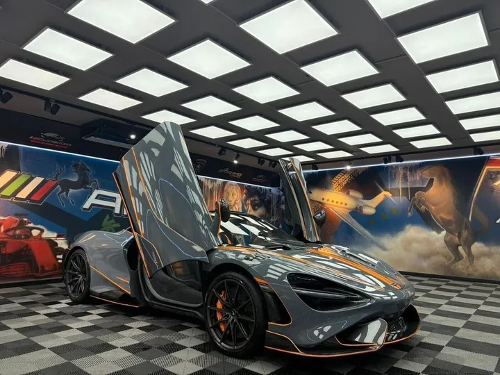 McLaren 765LT