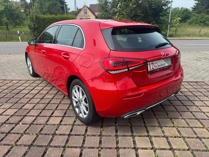 Mercedes-Benz A 200
