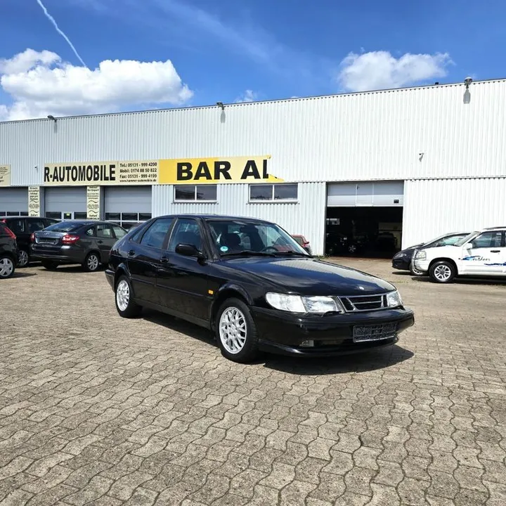 Saab 900