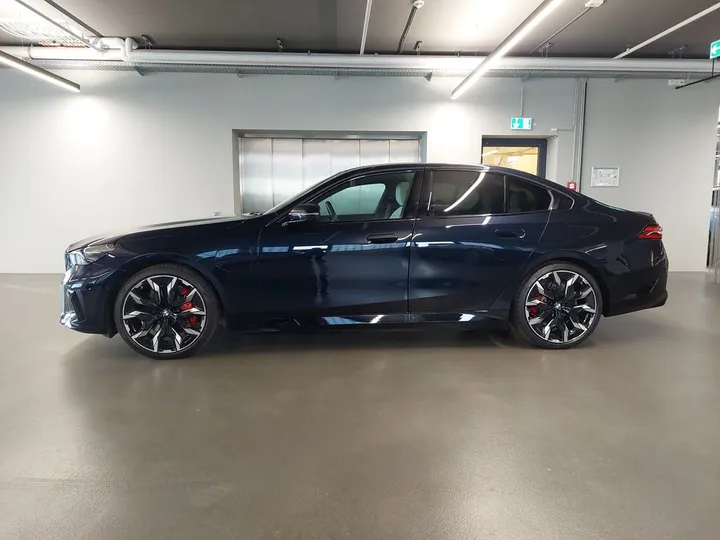 BMW 550