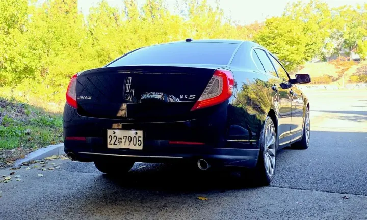 Lincoln MKS