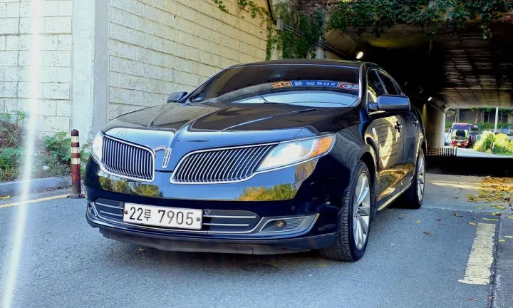 Lincoln MKS