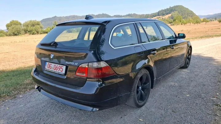 BMW 525