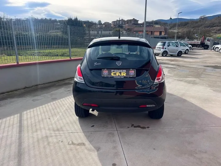 Lancia Ypsilon