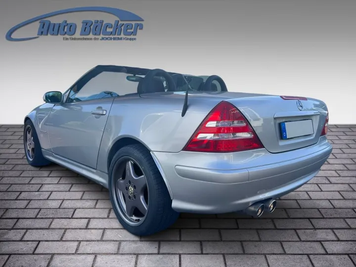 Mercedes-Benz SLK 230