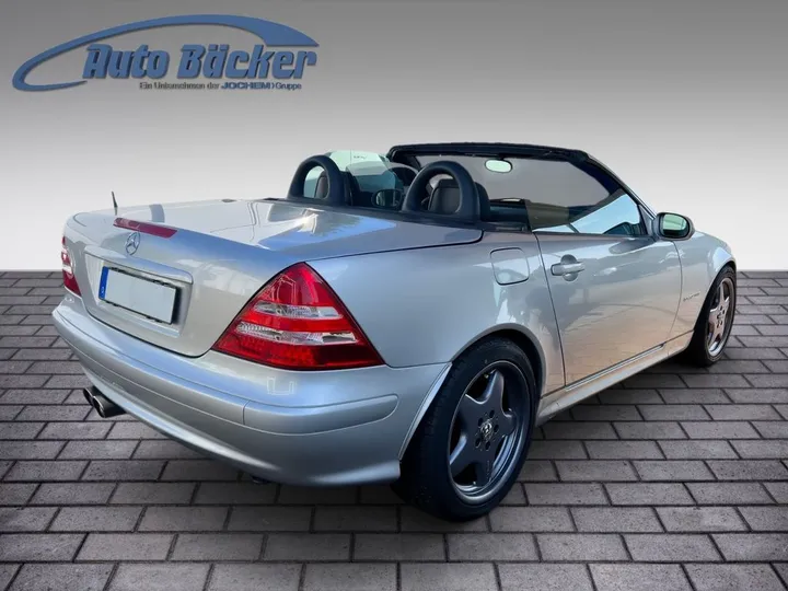 Mercedes-Benz SLK 230