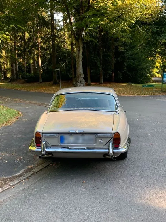 Jaguar XJ6