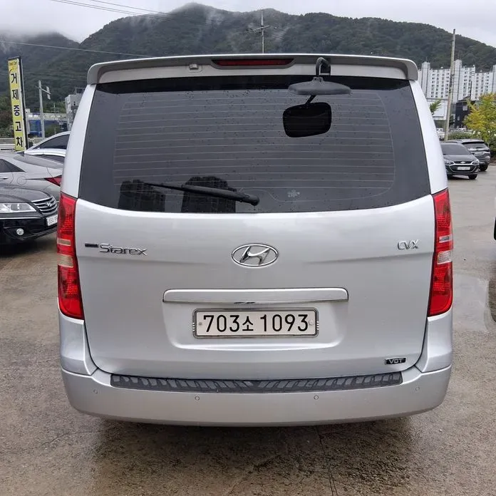 Hyundai Starex