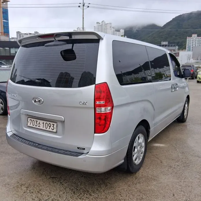 Hyundai Starex