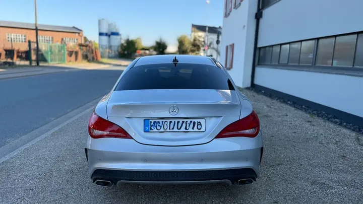 Mercedes-Benz CLA 200