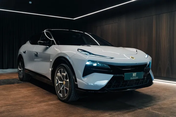 Lotus Eletre
