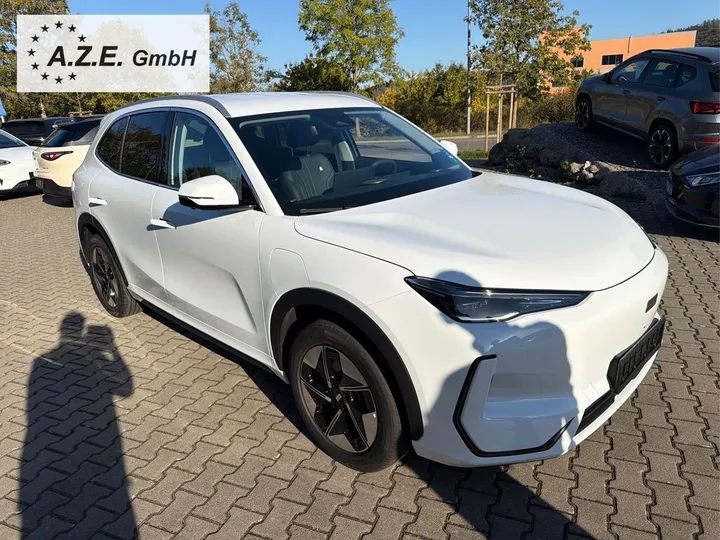 Geely E5