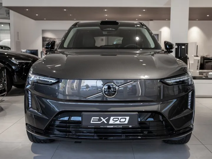 Volvo EX90