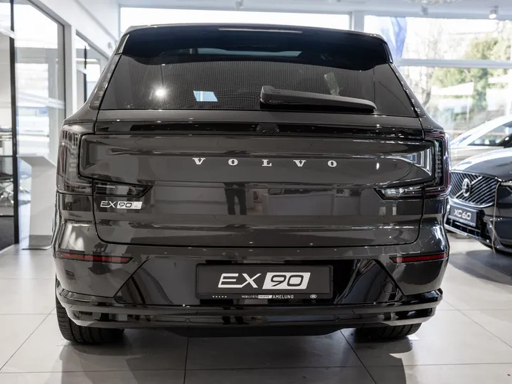 Volvo EX90
