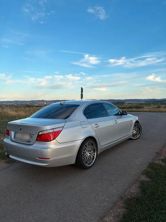 BMW 525