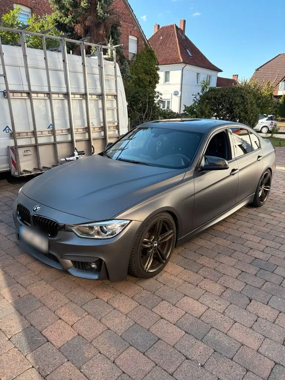 BMW 320