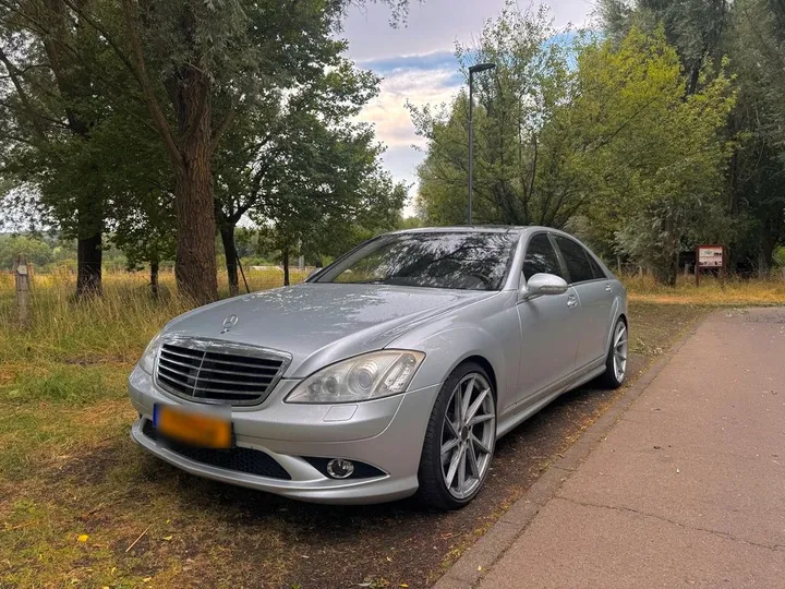 Mercedes-Benz 320