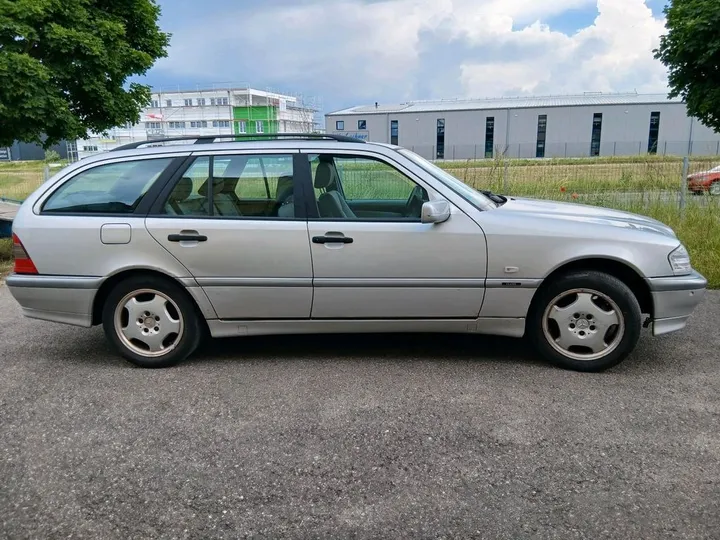Mercedes-Benz C 220