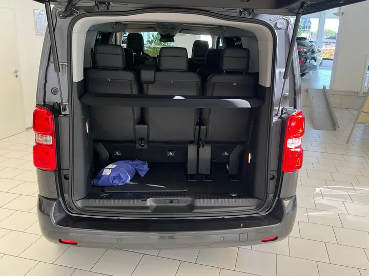 Peugeot Traveller