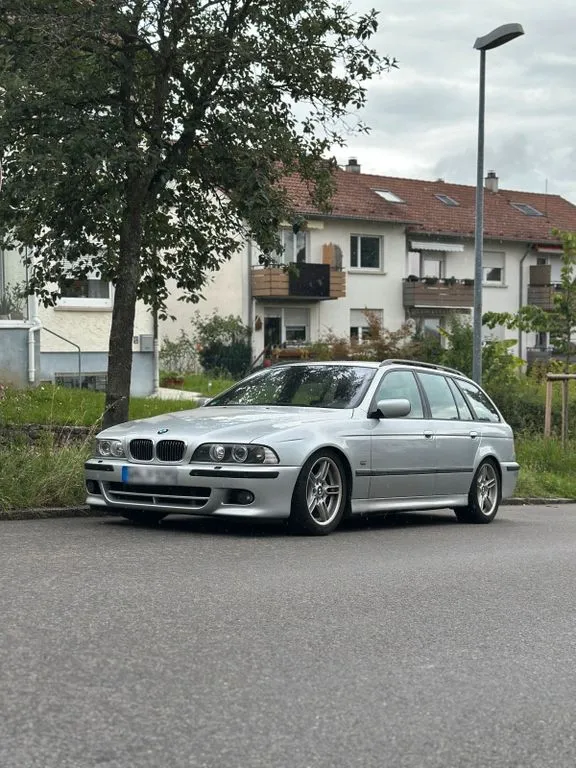 BMW 525