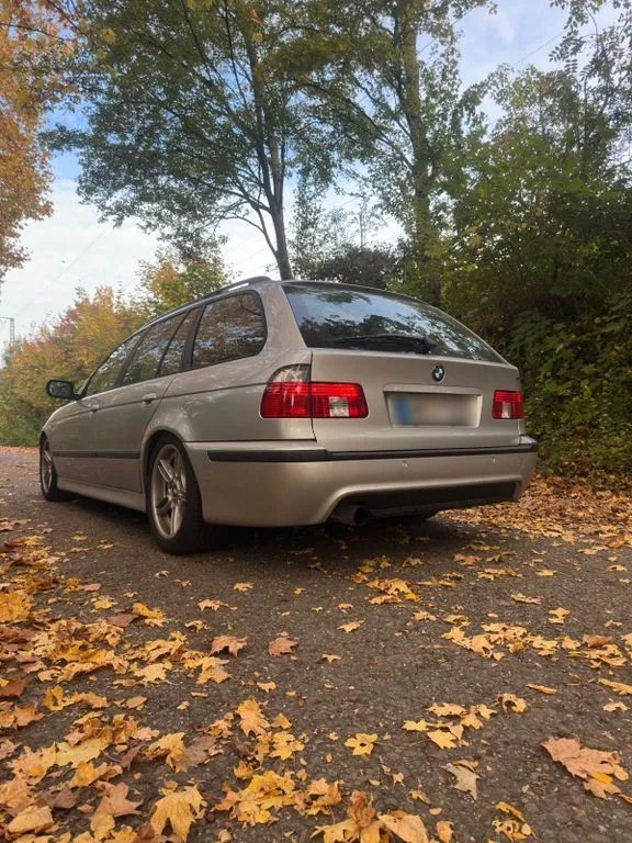 BMW 525
