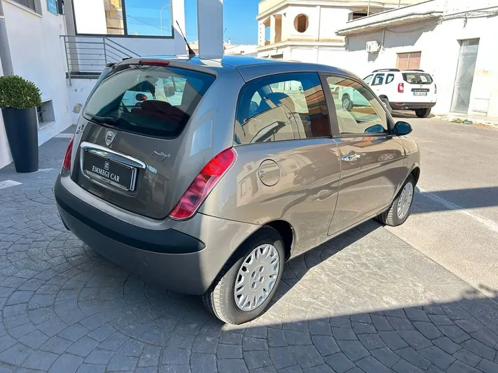 Lancia Ypsilon