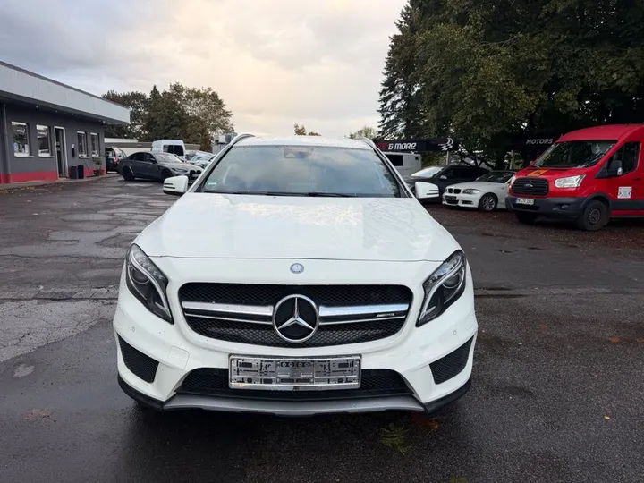 Mercedes-Benz GLA 180